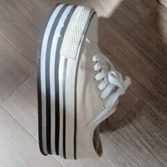 厚底スニーカーの画像