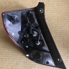 ホンダ　フィットハイブリッドGP5 右テール　ジャンク品の画像
