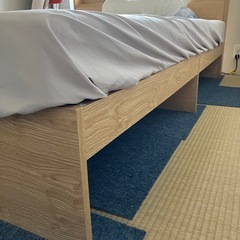 【無料／引き取り限定】棚付きベッドフレーム 幅180cm（キング相当）※片側引き出し欠品／5階階段のみ／つつじヶ丘の画像