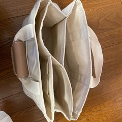 仕切りトートバッグの画像