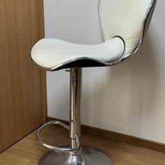 ニトリ カウンターチェアの画像