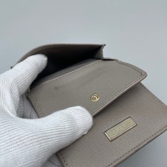 【FURLAフルラ】三つ折り財布 グレージュの画像