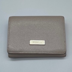 【FURLAフルラ】三つ折り財布 グレージュの画像
