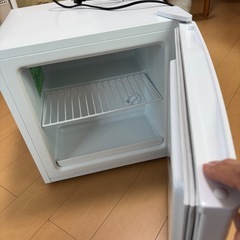 故障品 1ドア 小型 冷凍庫  の画像