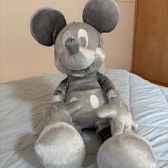 Disney 100周年ぬいぐるみの画像