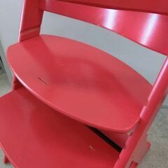 ベビーチェア 赤 ハイチェア レッド 高さ調整可能 Magical baby chair マジカルベビーチェア イス 札幌市 西野店の画像