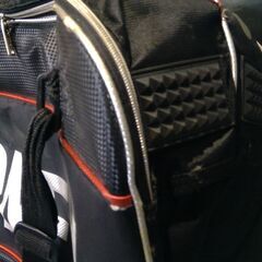 ダメージ有 ≪yonex≫ラケットリュック　    73x32x25 ブラックxレッド   	272050000PR54の画像