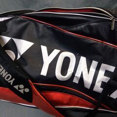 ダメージ有 ≪yonex≫ラケットリュック　    73x32x25 ブラックxレッド   	272050000PR54の画像