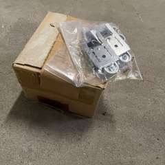 TOTO 未使用保管品 照明付き化粧鏡 ミラー の画像