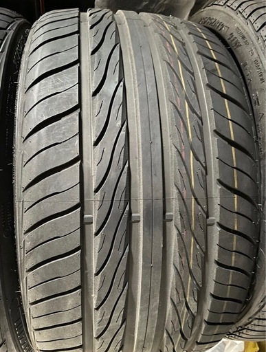 タイヤ235/35R19 2本