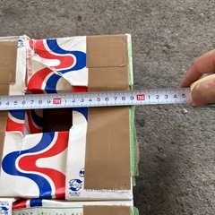 牛乳箱　マット　テーブル　2つの画像