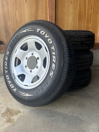 中古タイヤスチール 鉄ホイール付き195/80R15 107/105NトーヨーH30