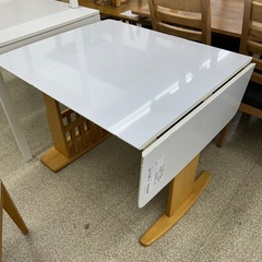 リユースのサカイ東金店 ダイニングテーブル＆椅子一脚セット ※椅子破れシミあり TJ15340の画像