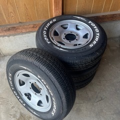 中古タイヤスチール 鉄ホイール付き195/80R15 107/105NトーヨーH30 の画像