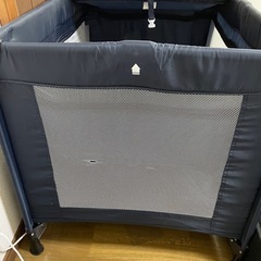 折りたたみベビーベッドの画像