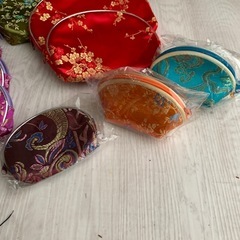 中華小物、ポーチ、ネックレスなどの画像