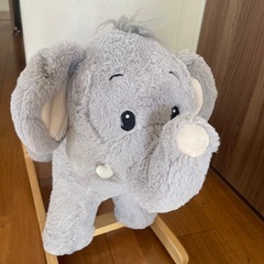 【アメリカ🇺🇸で購入】ゾウさんのロッキングホース　の画像