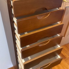 スリムな８段チェストキャビネット
棚　の画像
