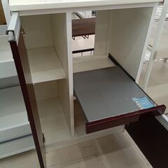 リユースのサカイ栃木店★ジモティ割あり★  レンジ台 白/ワインレッド W59.5×D45×H86 クリーニング済み TC10985の画像