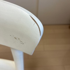 木製椅子の画像