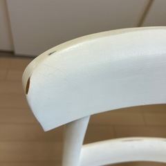 木製椅子の画像