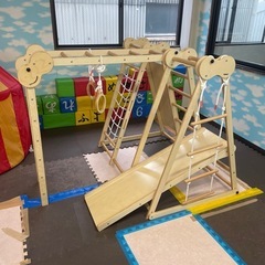 うんてい、滑り台、吊り輪　室内大型遊具の画像