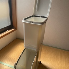 分別ゴミ箱の画像