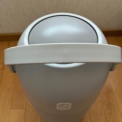 ピジョン　ステール　おむつゴミ箱の画像