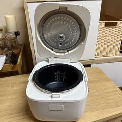 炊飯器の画像