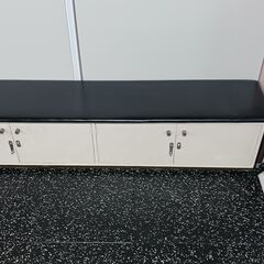 収納ボックス付きの長椅子の画像