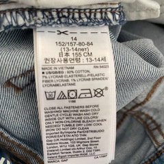 デニムパンツの画像