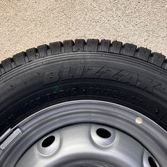スタッドレスタイヤの画像