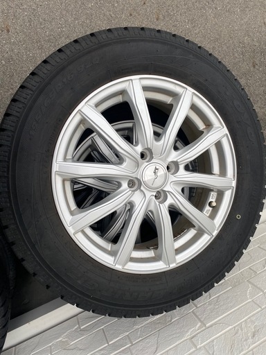 【バリ溝　本日取引の方値引き可】TOYOスタッドレス4本セット　195/65R 16