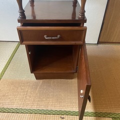 サイドテーブルの画像
