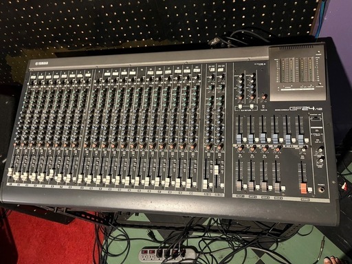 ヤマハMIXING CONSOLE GF24/12