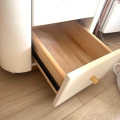 ドレッサー ホワイト チェストつきの画像