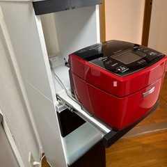 キッチン収納棚の画像