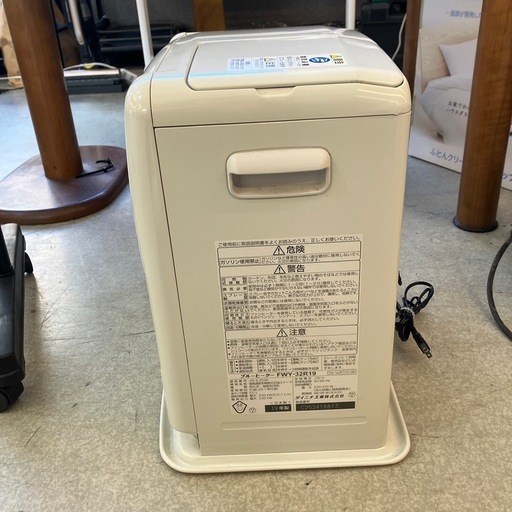 M2510-098 DAINICHI ブルーヒーター FWY-32R19 強制通気形解放式石油ストーブ  ホワイト 2019年製 通電確認済み キズ汚れ有り