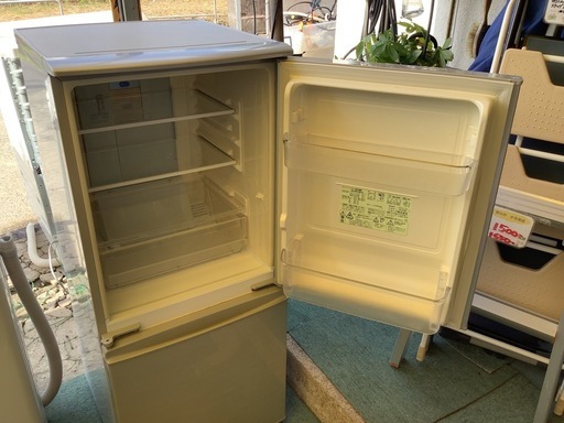 リサイクルサービス八光】2012年製 シャープ 冷蔵庫 （137L・つけかえ