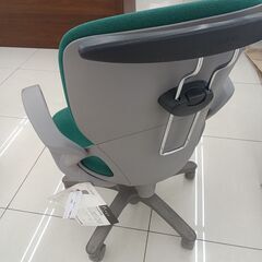 ★リユースのサカイ日立店★HJ7984 ITOKI チェア グリーン H84×D45×W61 クリーニング済み の画像