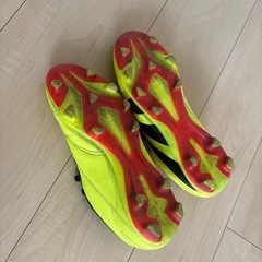 サッカー　スパイク　フットサル　シューズ　プレデターの画像