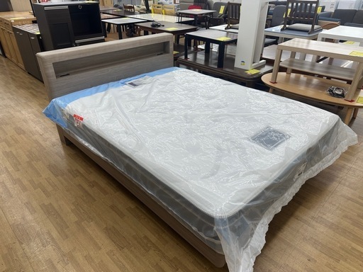 【ドリーム川西店御来店限定】新品 　シモンズ　BSボックス2 ステーションタイプ /エッセンシャルスマート マットレス/ベッド&マットレスセット　クイーンサイズ／クリーニング済み【2125690000000260】【2125690000000261】