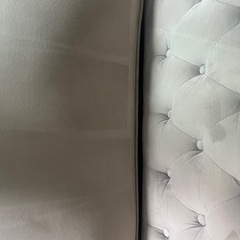 LOWYA ソファ 2人掛けソファ カウチソファ ベルベット調 天然木  の画像