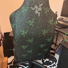 BAPE X RAZER NEON CAMO ISKUR X CHAIR 椅子の画像
