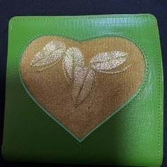 金色刺繍のレトロ財布の画像