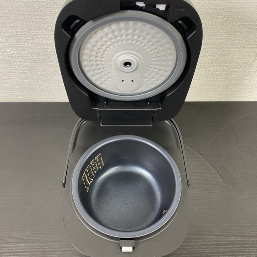 【ご来店限定】＊ 東芝 炊飯器 3合炊き2024年製＊1008-2