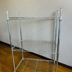 [商談中】掃除機・扇風機・テーブル・メタルラックの画像