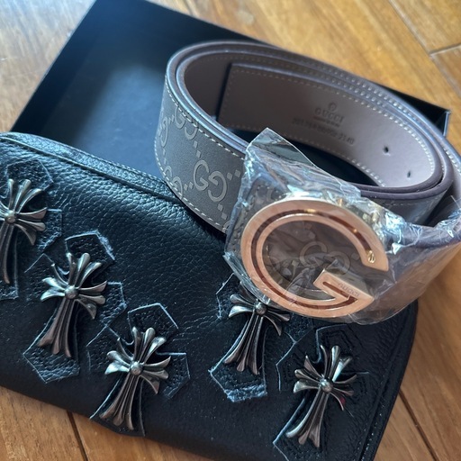 黒革長財布  皮のベルト