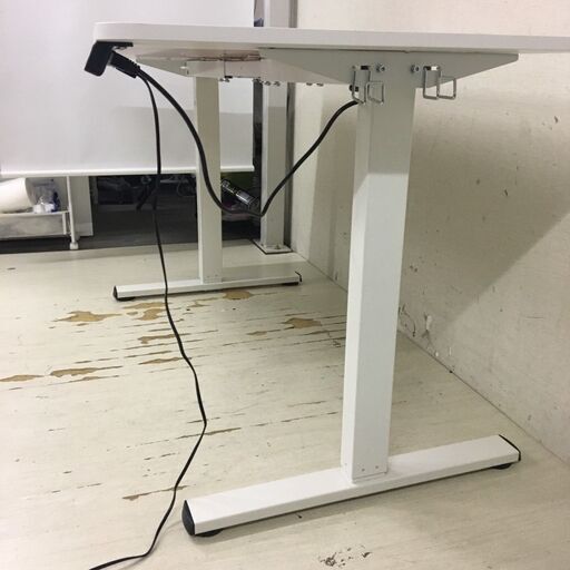 25089 電動高さ調節スタンディングデスク 幅140cm Ergomaker ◇大阪市