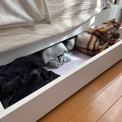コンセント引き出し付セミダブルベッドの画像